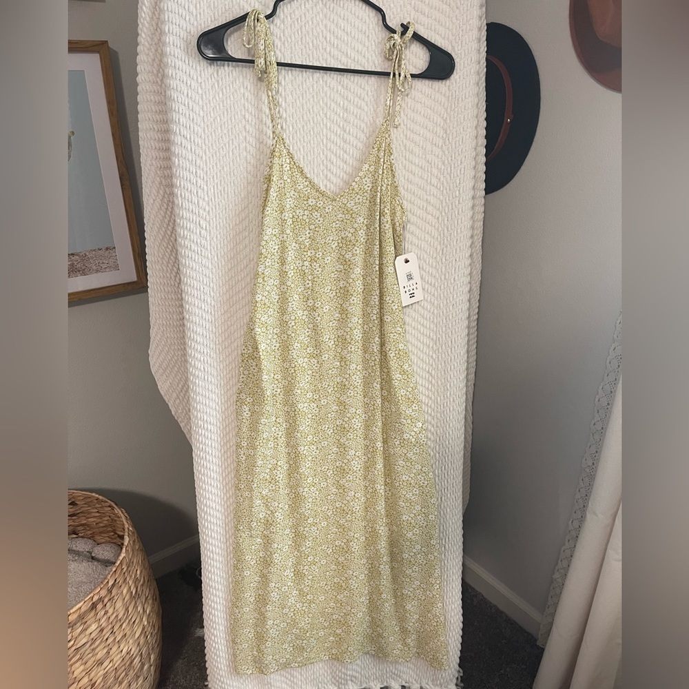 Billabong: NWT: Sunbright Midi Slip Dress Color: Green/White Size: M